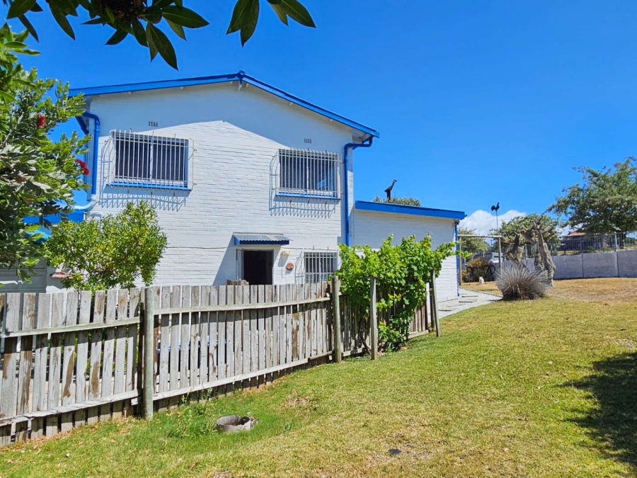 4 Bedroom Property for Sale in Pearly Beach Western Cape